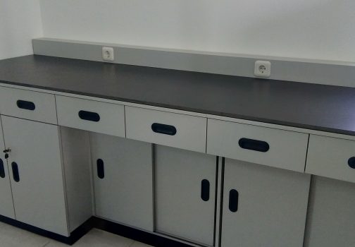 Jasa Pembuatan Meja Laboratorium Murah di Bekasi