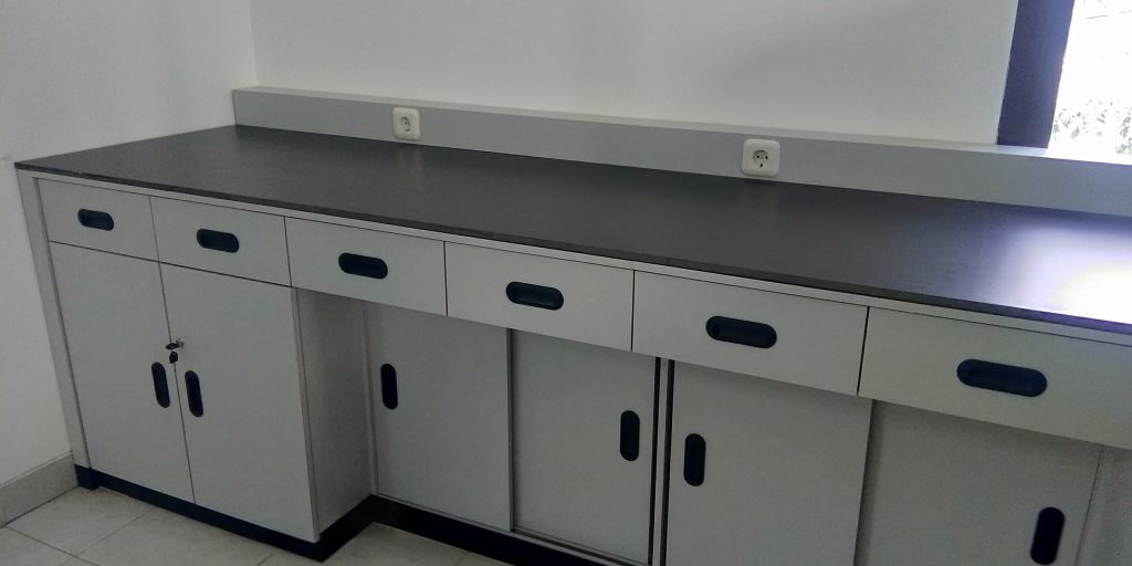 dimana-jasa-pembuatan-meja-laboratorium-di-bogor