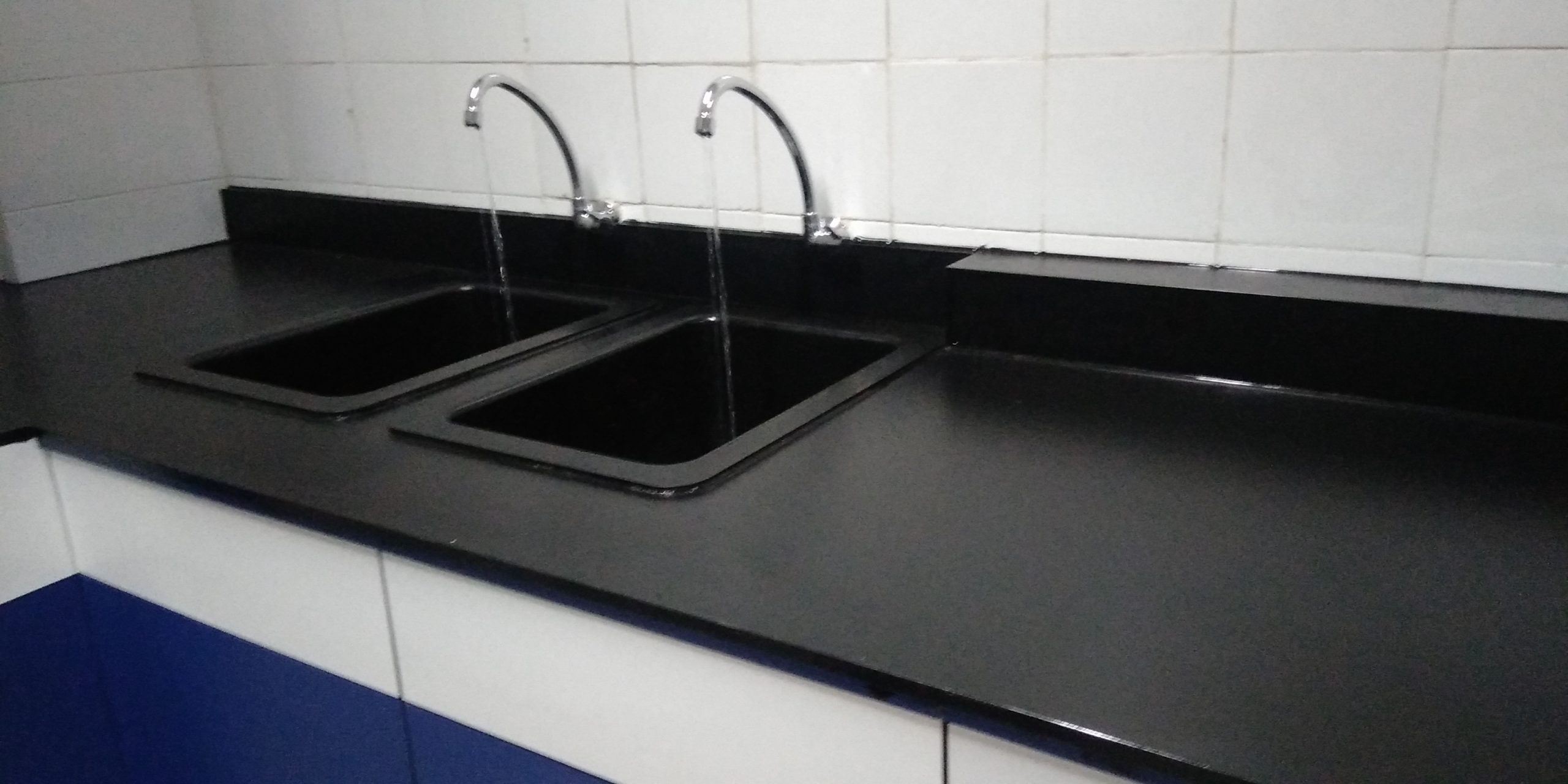 dimana-jasa-pembuatan-meja-laboratorium-di-bogor